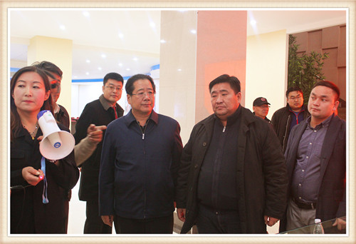 集團黨委書記馬文利陪同蒙古國經貿考察團參觀企業文化產業園