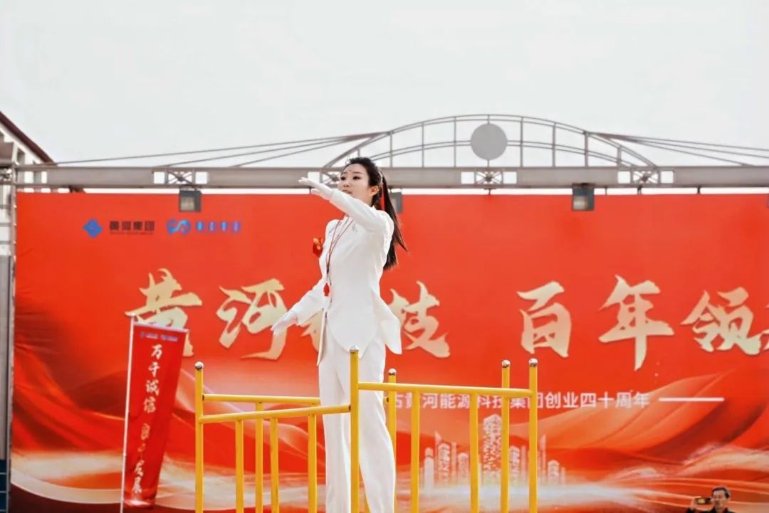 集團創業40周年威風鑼鼓隊表演指揮